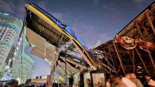 Ghatkopar Hoarding Collapse: Mumbai Billboard Was Operational Two Months Before 'Structural Stability' Certificate Issued